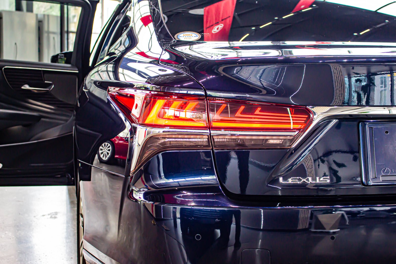 Lexus LS500h - 4
