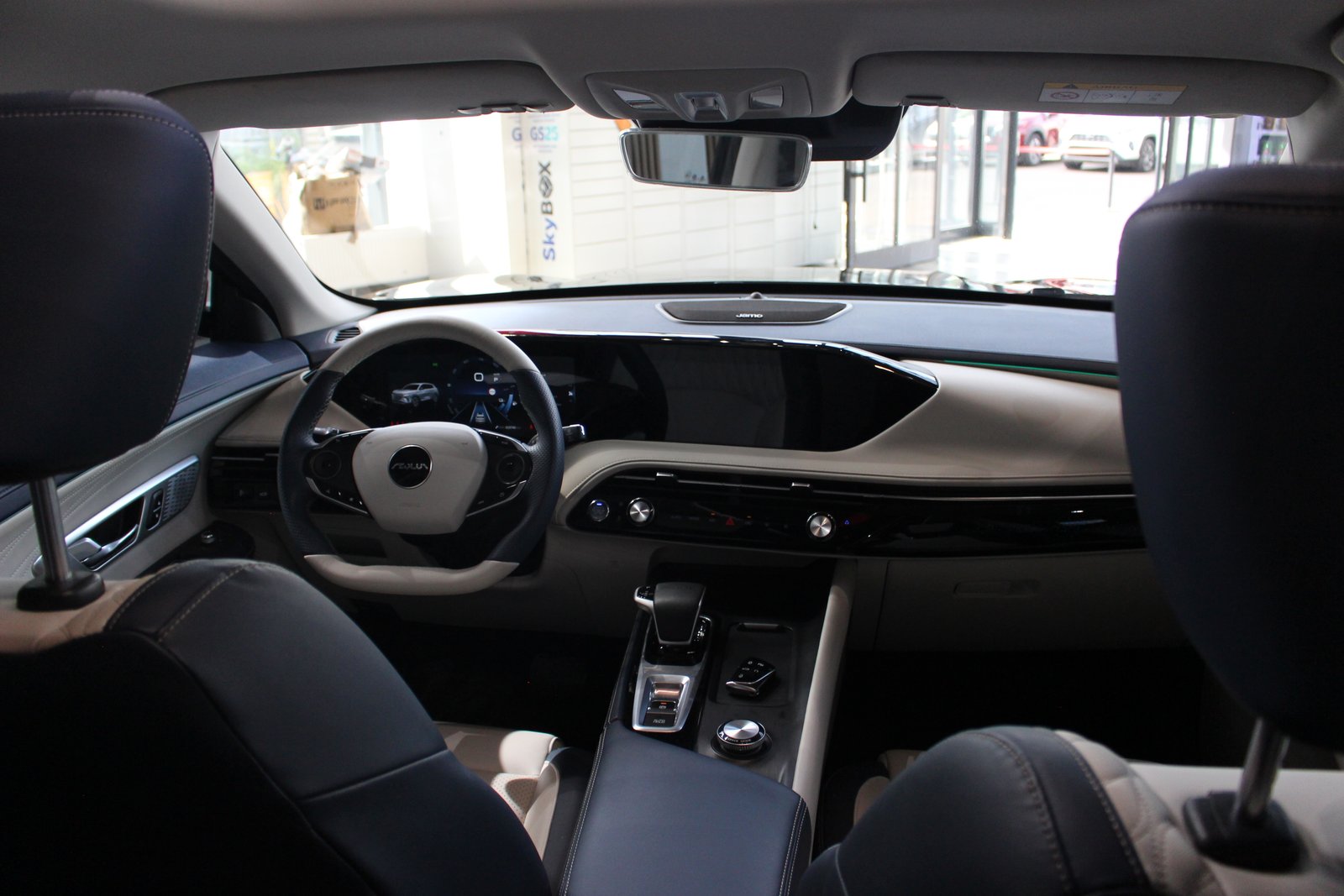Dongfeng Aelous Huge - 8