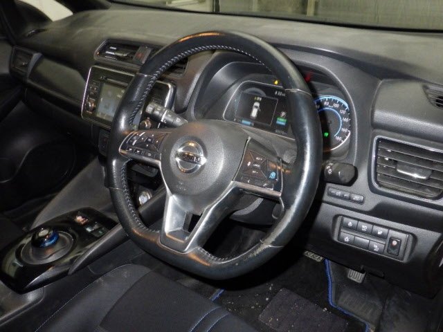 Nissan Leaf X - 7