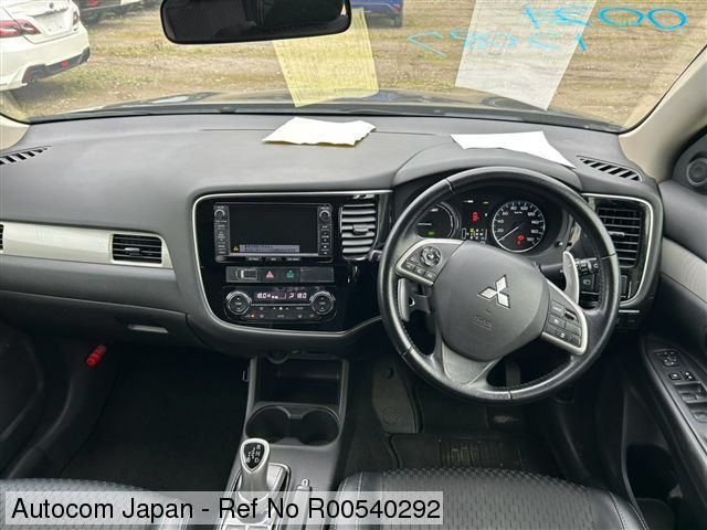 Mitsubishi Outlander PHEV G Safety Package - 6