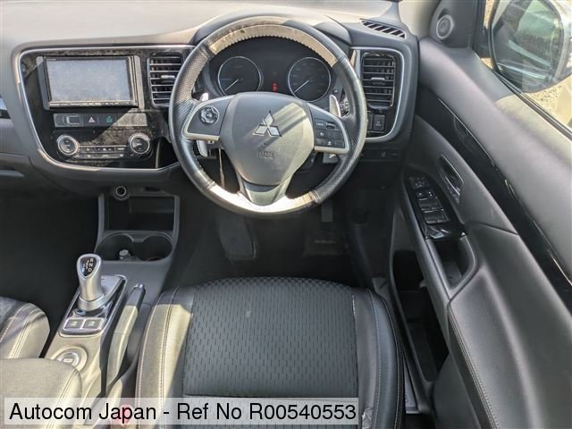 Mitsubishi Outlander PHEV G Safety Package - 5