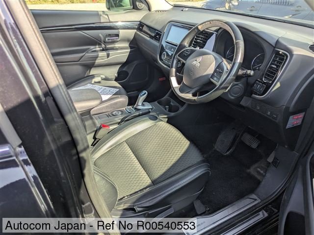Mitsubishi Outlander PHEV G Safety Package - 6