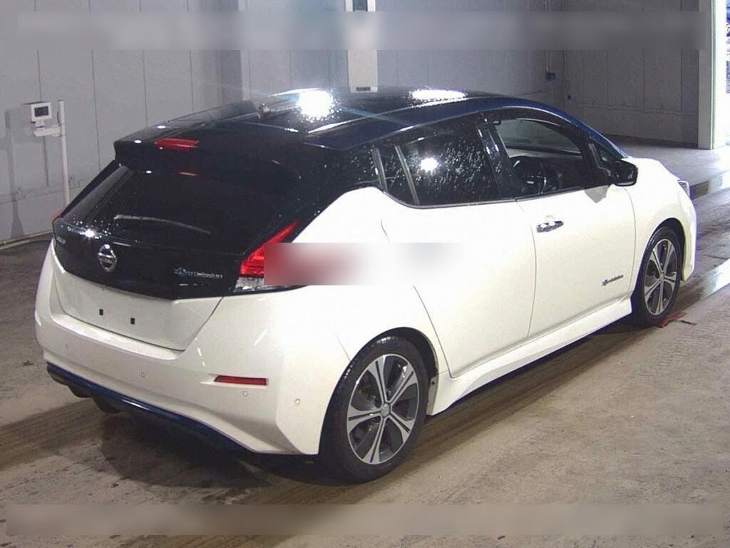 Nissan Leaf X - 4