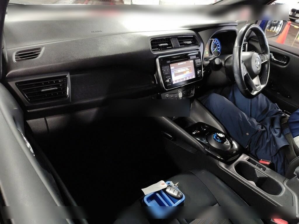 Nissan Leaf X - 5