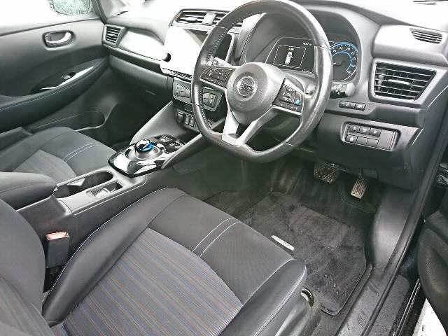 Nissan Leaf X-V Selection - 6