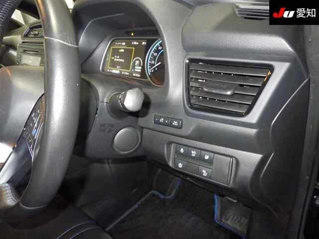 Nissan Leaf X - 4