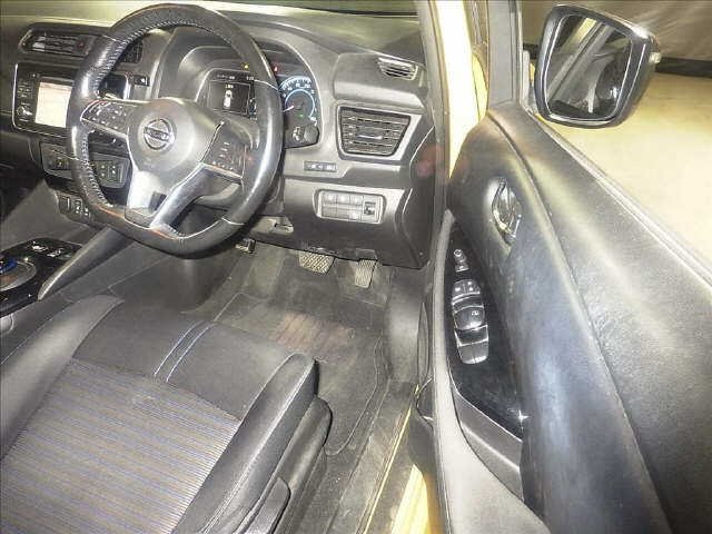 Nissan Leaf X - 5
