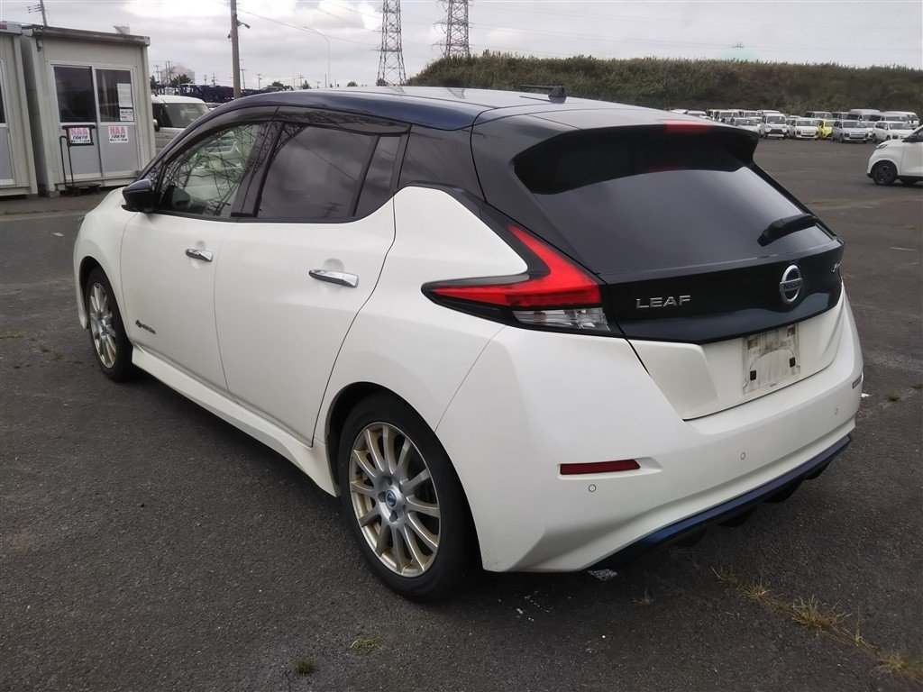 Nissan Leaf X-V Selection - 4
